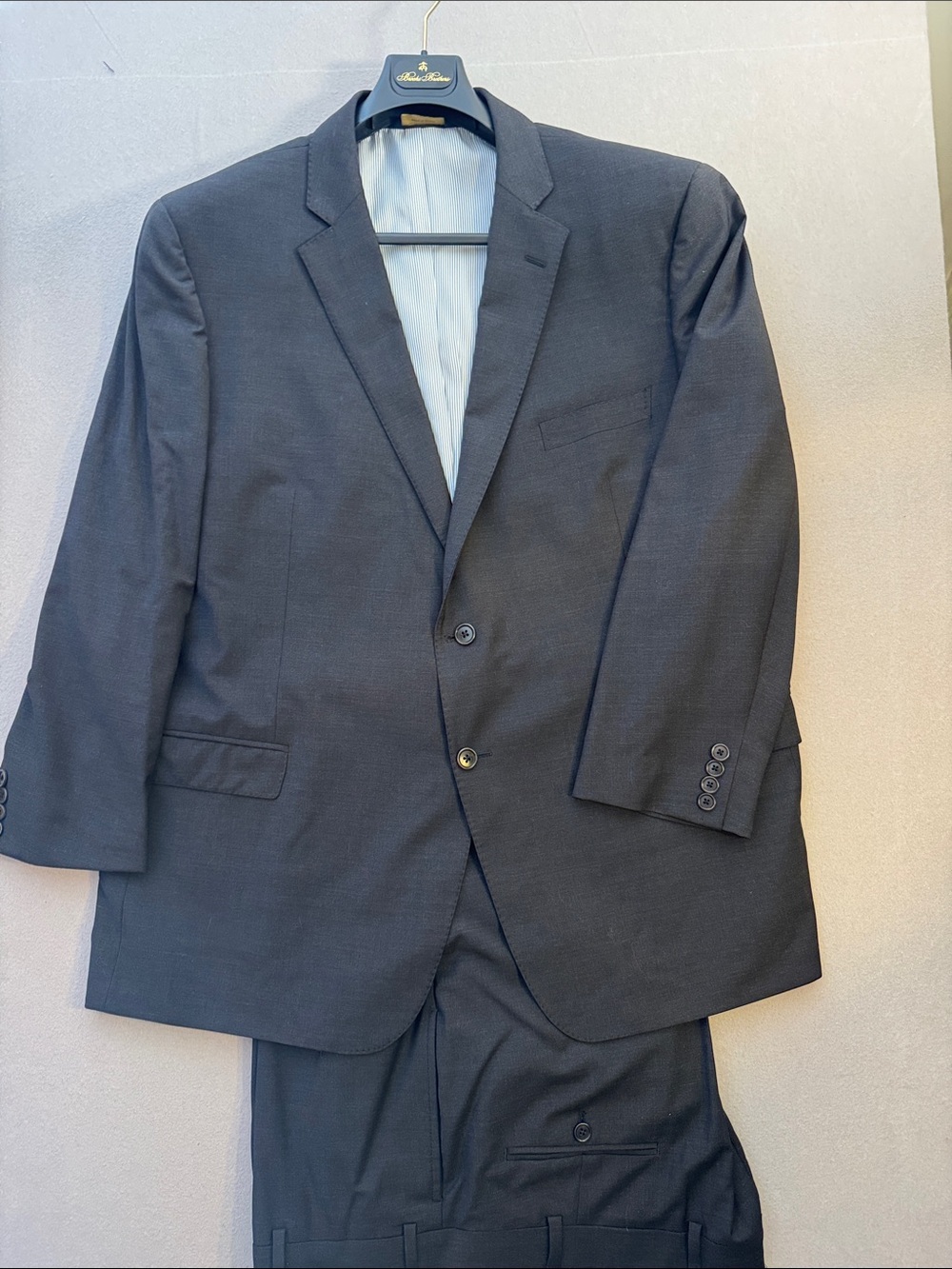 Brooks Brothers Explorer Madison Suit, Charcoal, 50R TV Show “Yellowjackets”